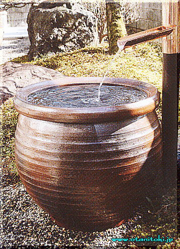 ８０ℓこげ茶水瓶雨水貯水タンクの画像