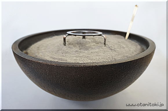 信楽焼１５号金彩碗型火鉢【大型陶器】の拡大画像